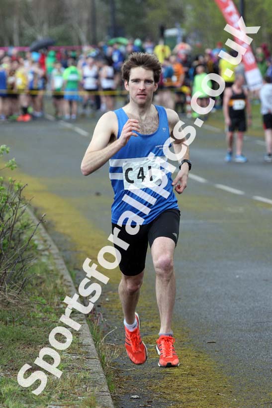 Senior mens relay, Elswick Good Friday Road Races. Photo: David T. Hewitson/Sports for All Pics